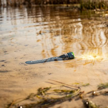 Hämardatav laetav LED-taskulamp akupanga funktsiooniga LED/30W/5V IPX7 3000 lm 4000 mAh