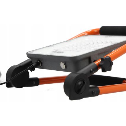 Laetav LED-reflektor statiiviga LED/100W/3,2V 5000K 5000 mAh IP65 oranž