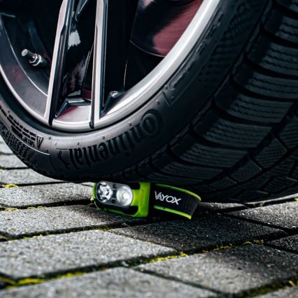 Hämardatav laetav LED-otsmiklamp anduriga ja punase valgusega LED/10W/5V/3xAAA IP44 600 lm 1200 mAh