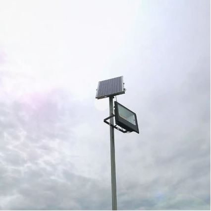 LED Hämardatav päikesepaneeliga prožektor LED/12W/3,2V 6000K IP65 5000 mAh + kaugjuhtimispult
