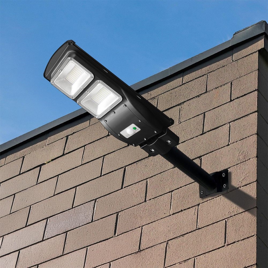 LED Hämardatav päikesepaneeliga tänavalamp koos liikumis- ja hämardusanduriga LED/8W/3,2V 6000K IP65 9000 mAh must + kaugjuhtimispult