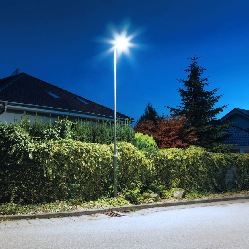 LED Hämardatav päikesepaneeliga tänavavalgusti koos anduriga KERS LED/300W/3,2V 6500K 8000 mAh IP65 hall + kaugjuhtimispult