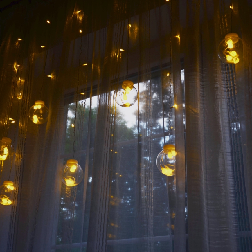 LED Jõuluteemaline valguskardin WISH BALLS 108xLED/8 funktsioonid 4,5 m soe valge