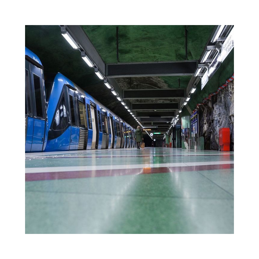 LED Kapialune valgusti LED/40W/230V 3000K 116 cm