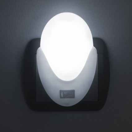 LED Navigatsioonivalgusti pistikupessa LED/1W/230V