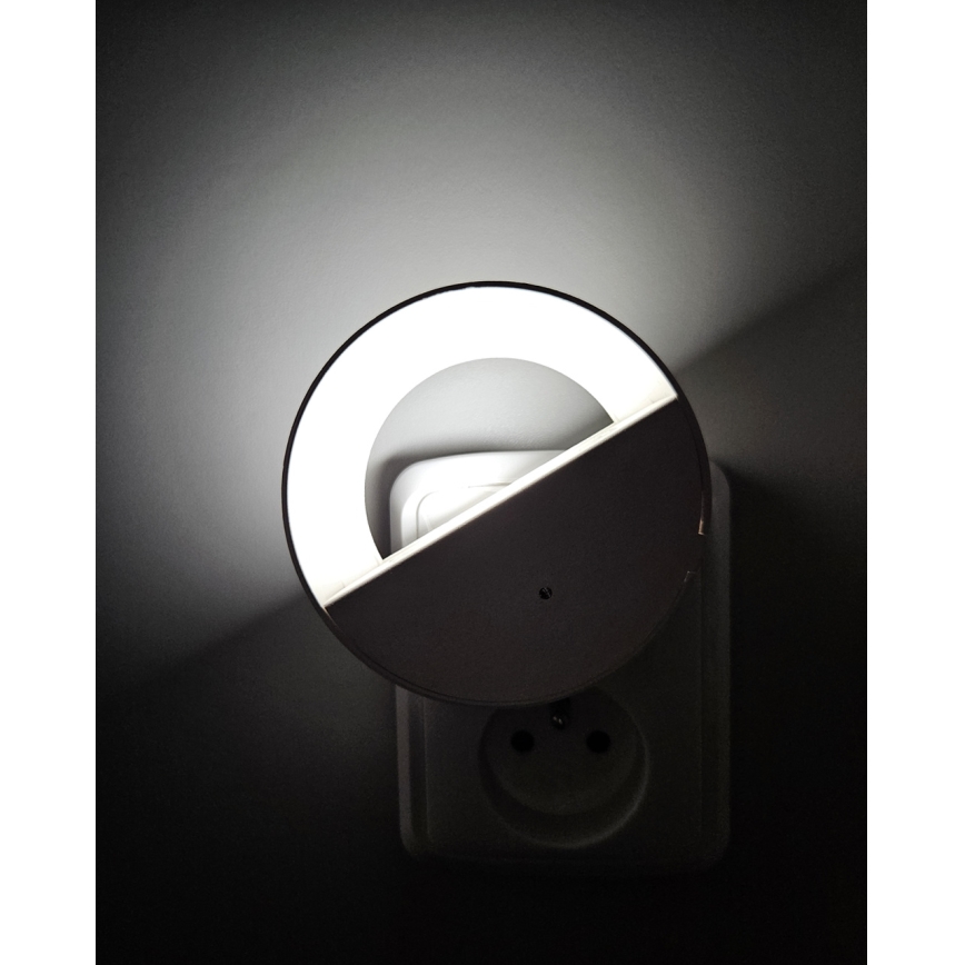 LED Öövalgusti hämardusanduriga LED/0,5W/230V valge