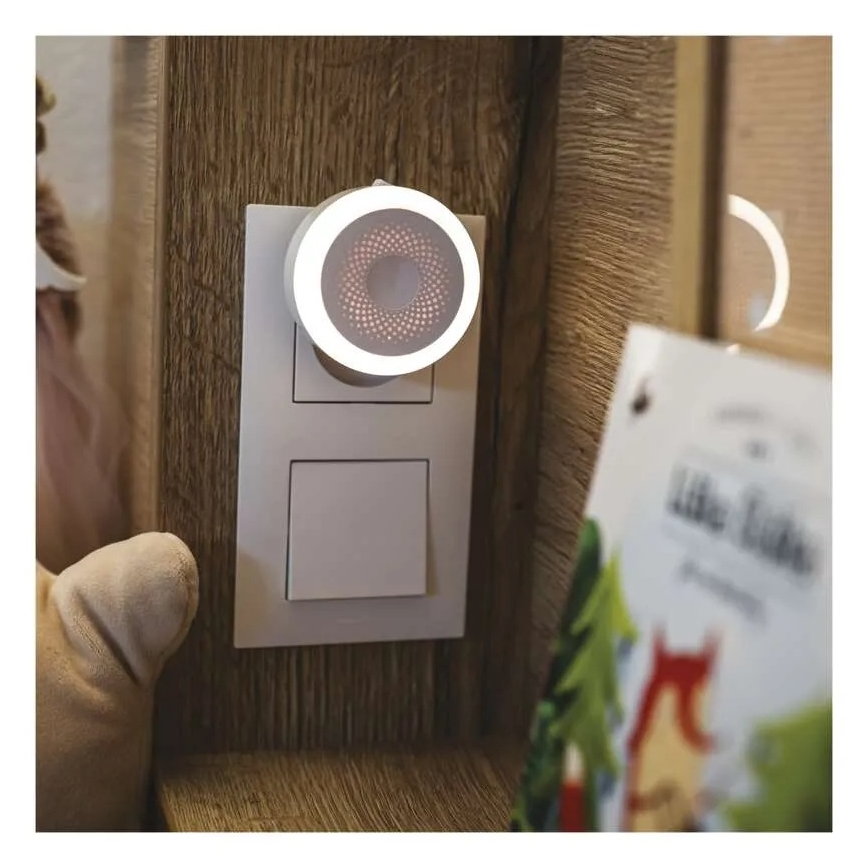 LED orientatsioonivalgusti pistikusse LED/0,5W/230V