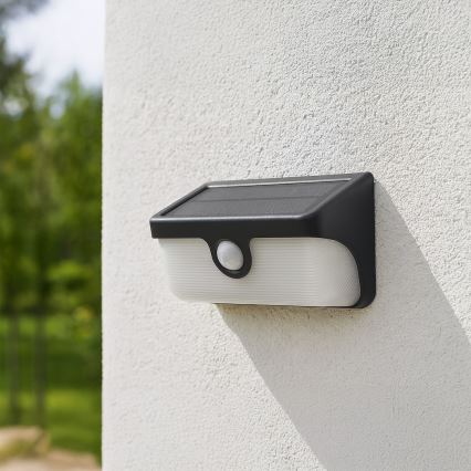 LED-päikese seinavalgusti anduriga LINK LED/5W/3,7V IP65 must