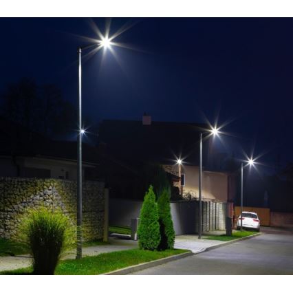 LED-päikeseenergial töötav tänavavalgusti anduriga STREET LED/15W/7,4V 4000K IP65 5400 mAh