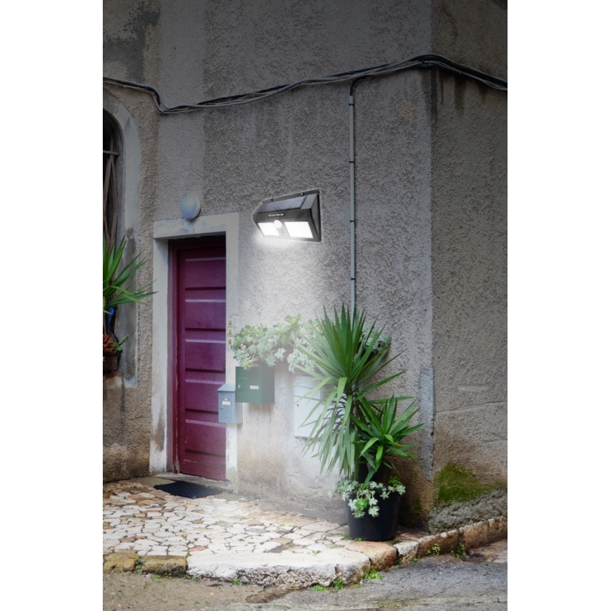 LED-päikesepaneeliga seinavalgusti anduriga LED/1,2W/3,7V 1200 mAh IP44