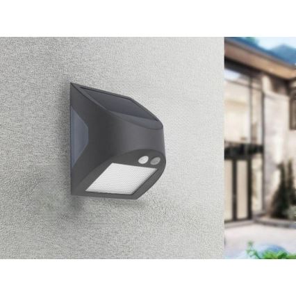 LED päikesepaneeliga seinavalgusti liikumisanduriga LED/3W/3,7V 3000/4000K 1200 mAh IP54 antratsiit