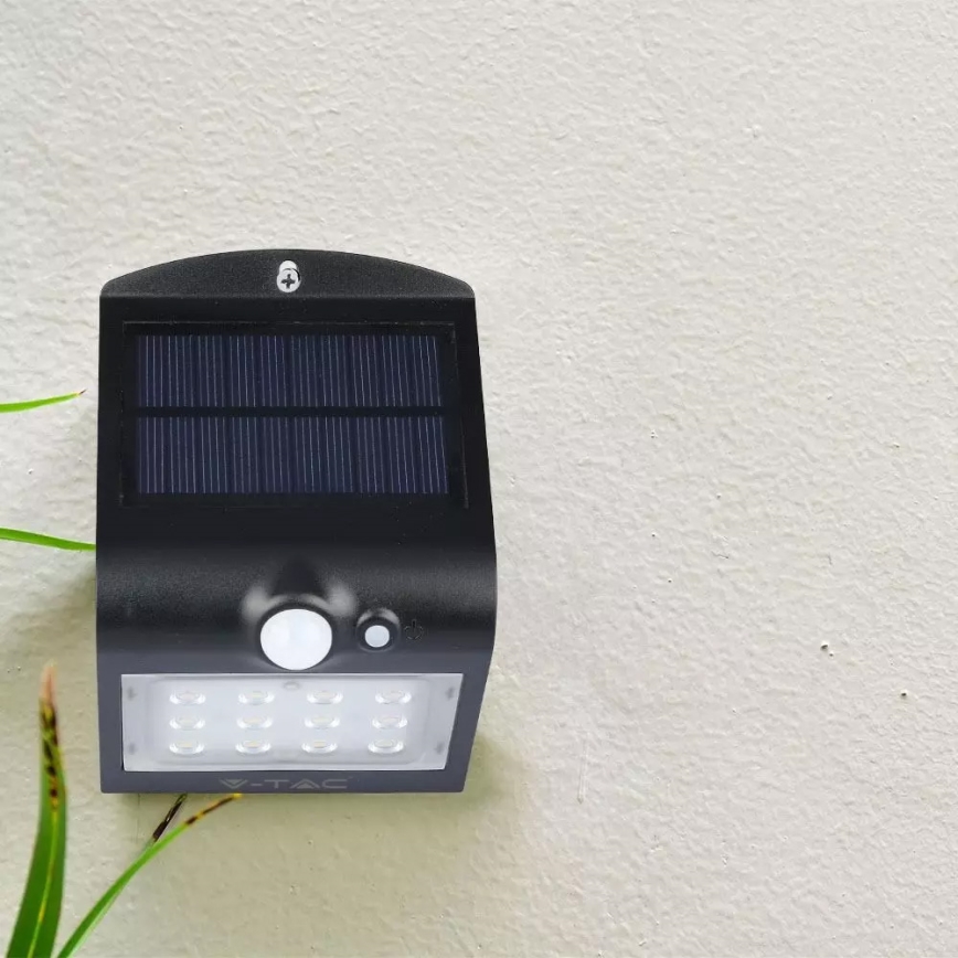 LED Päikesepaneeliga seinavalgusti koos anduriga LED/1.5W/3,7V IP65 1200 mAh
