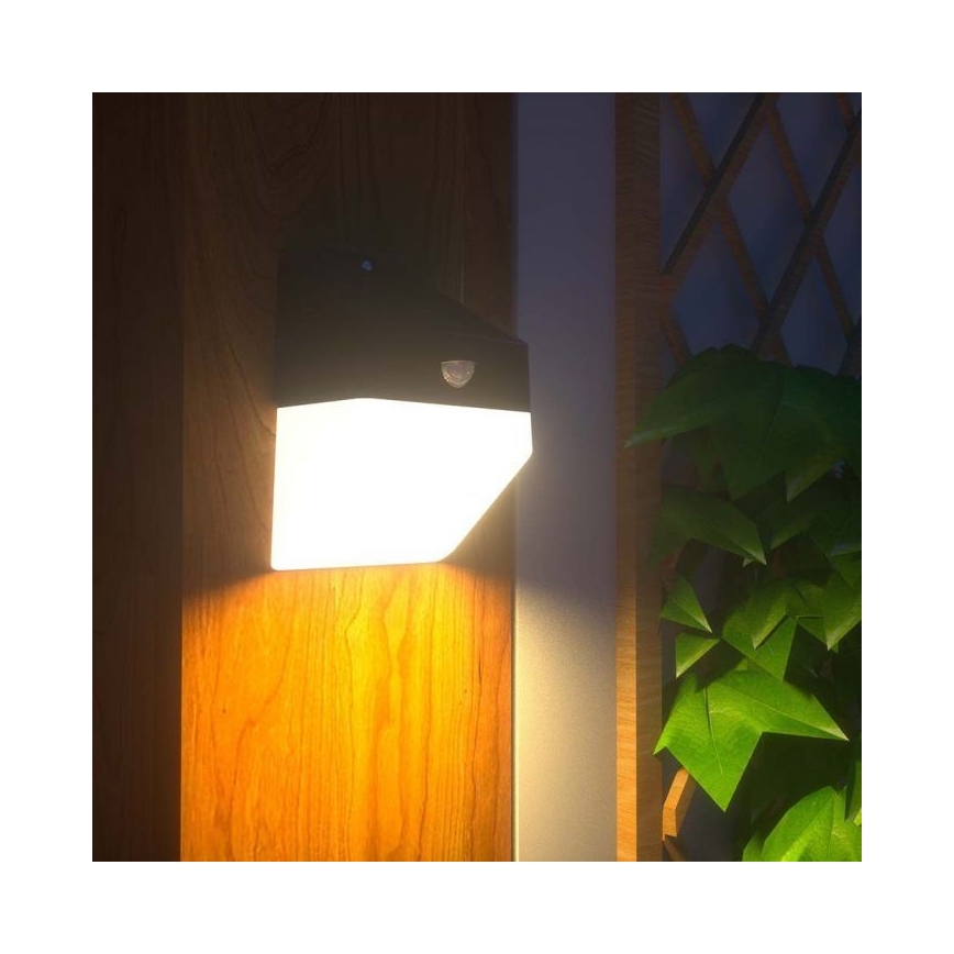 LED Päikesepaneeliga seinavalgusti koos anduriga LED/2W/3,7V 4000K IP65 1200 mAh