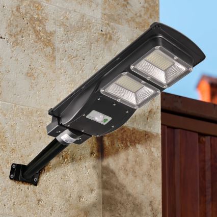 LED Päikesepaneeliga tänavalamp koos anduriga STREET 2xLED/6W/3,2V 12000 mAh IP65 + kaugjuhtimispult