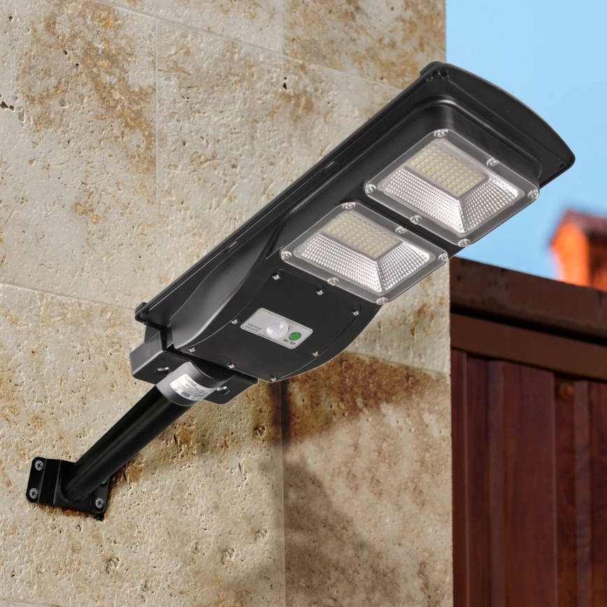 LED Päikesepaneeliga tänavalamp koos anduriga STREET 2xLED/6W/3,2V 12000 mAh IP65 + kaugjuhtimispult