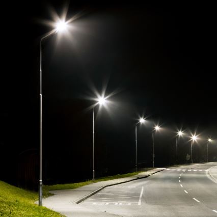 LED Päikesepaneeliga tänavalamp VIA 100W/10000 mAh 3,2V 6000K IP65 + pult