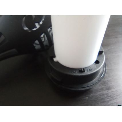 LED Päikesepaneeliga valgusti videvikuanduriga LED/1,2W/1,2V 600 mAh IP44