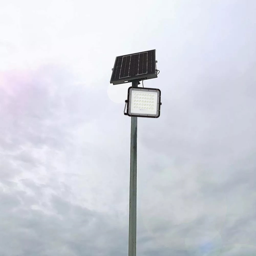 LED Väli Hämardatav päikesepaneeliga prožektor LED/6W/3,2V IP65 6400K 5000 mAh must + kaugjuhtimispult
