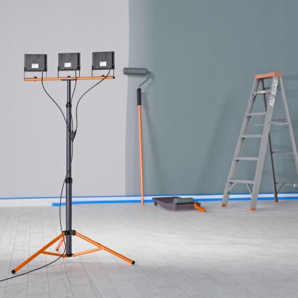 LED-prožektor statiiviga 3xLED/50W/230V 4500K IP65 must/oranž
