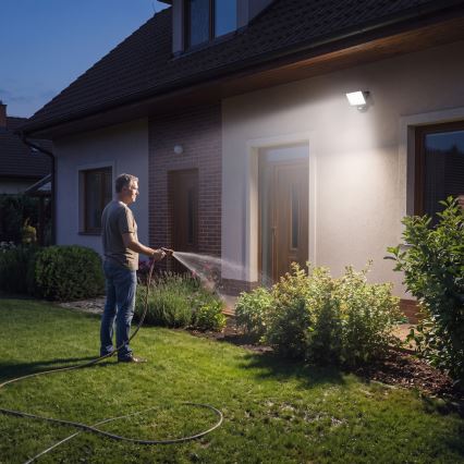 LED-reflektor liikumis- ja hämarussensoriga TAMBO EVO LED/30W/230V 4000K IP44 must