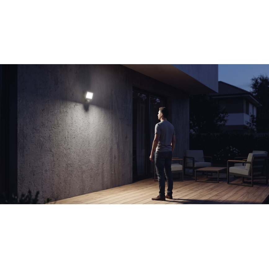 LED-reflektor liikumis- ja hämarussensoriga TAMBO EVO LED/30W/230V 4000K IP44 must