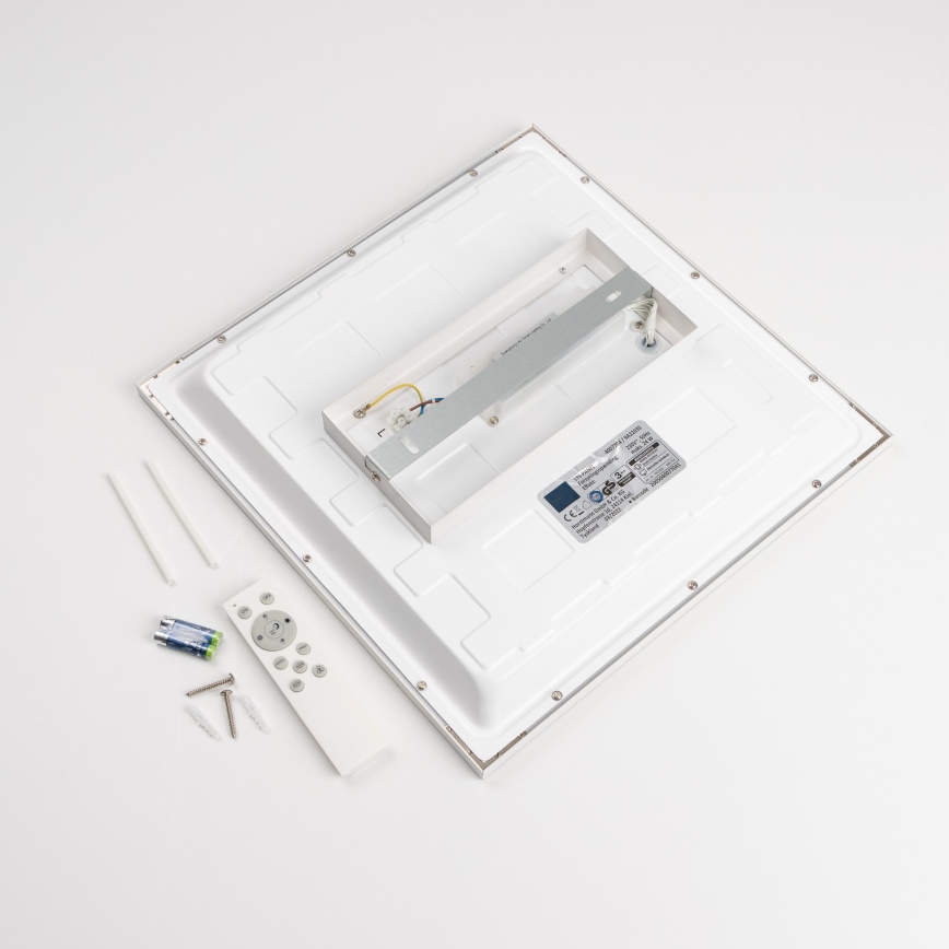 LED RGBW hämardatav pinnapealne LED/22W/230V 2700-6500K 29,5x59,5 cm valge + kaugjuhtimispult