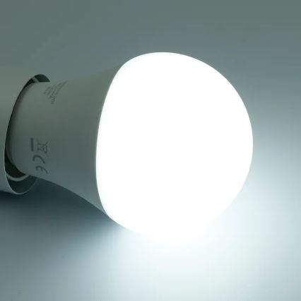 LED RGBW Hämardatav pirn A60 E27/9W/230V 2700-6500K Wi-Fi Tuya