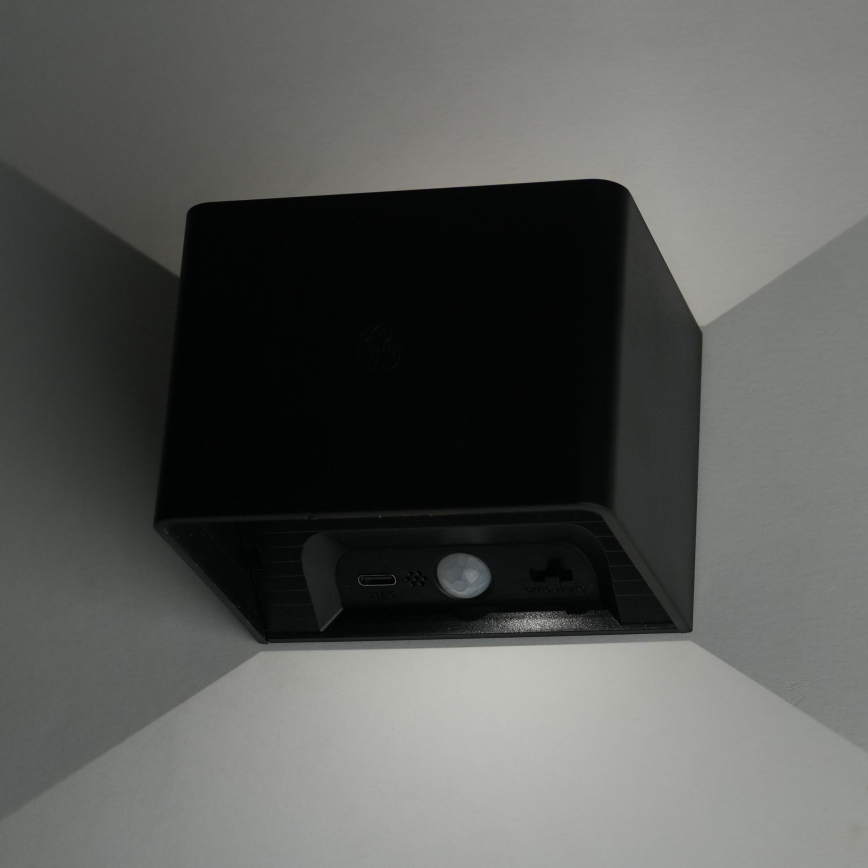LED Hämardatav puutetundlik seinavalgusti anduriga MIRI LED/2,5W/3,7V 3000/4000/6400K 4000 mAh must