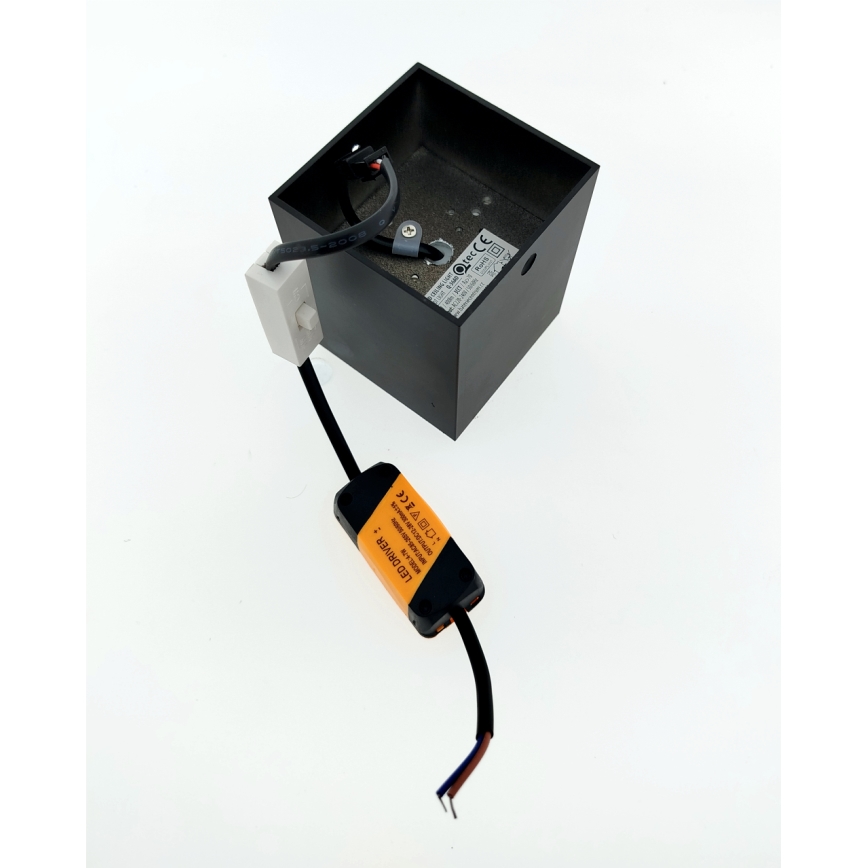 LED-spotvalgusti LED/5W/230V 3000/4000/6400K 7,5x7,5 cm must