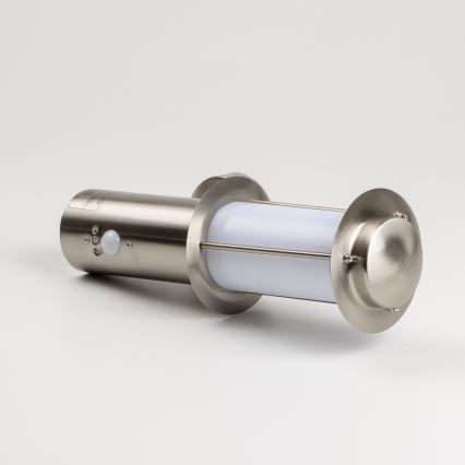 LED-välisseinavalgusti liikumisanduriga 1xE27/4,9W/230V IP44 mattkroom