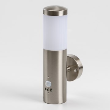 LED välisseinavalgusti liikumisanduriga 1xGU10/5W/230V IP44 mattkroom