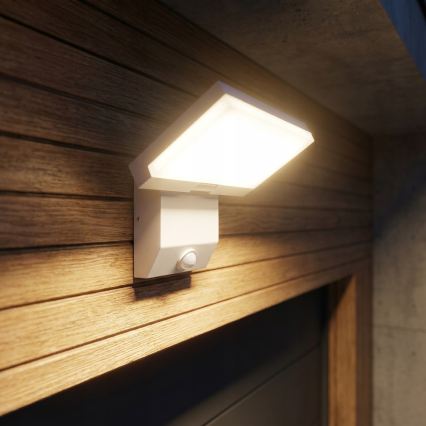 LED välisseinavalgusti liikumisanduriga LED/18W/230V IP44 valge