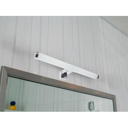 LED vannitoapeegli valgusti LED/8W/230V 30 cm IP44 läikiv kroom