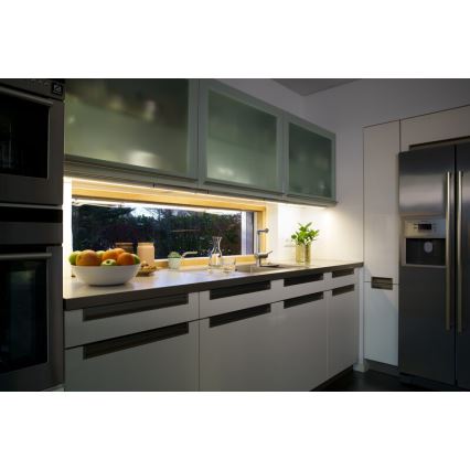 Ledvance - FLAT kapialune LED-valgusti anduriga 12W/230V 3000K