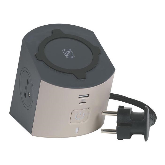 Legrand 049402-Pistiku jagaja koos lülitiga 2Z Tüüp E + USB-A + USB-C ja juhtmevaba laadimine 10W 2m pruun