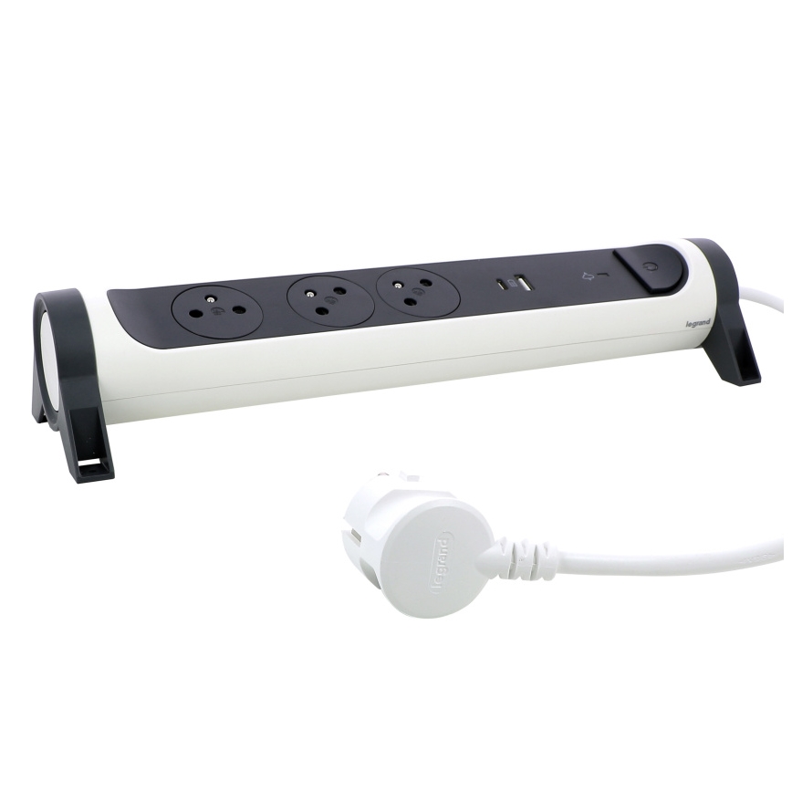 Legrand 049416 - Pikendusjuhe lülitiga 3Z Tüüp E + USB-A + USB-C 1,5m