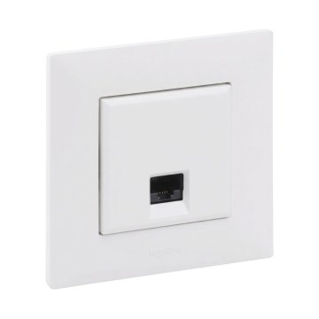Legrand - Etherneti pistikupesa RJ45 raamiga NILOE STEP valge