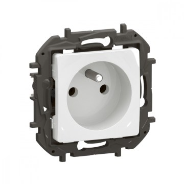 Legrand - Kodune raamita pistikupesa NILOE 250V valge