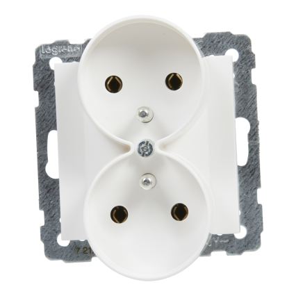 Legrand - Raamita SUNO topeltpistikupesa 250V valge