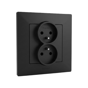 Legrand - Topelt kodune pistikupesa raamiga NILOE STEP 250V must
