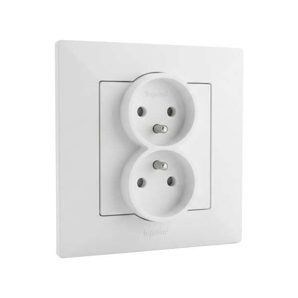 Legrand - Topeltpistikupesa koduseks kasutamiseks raamiga NILOE STEP 250V valge