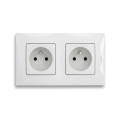 Legrand - Topeltseinapistikupesa raamiga NILOE 250V valge