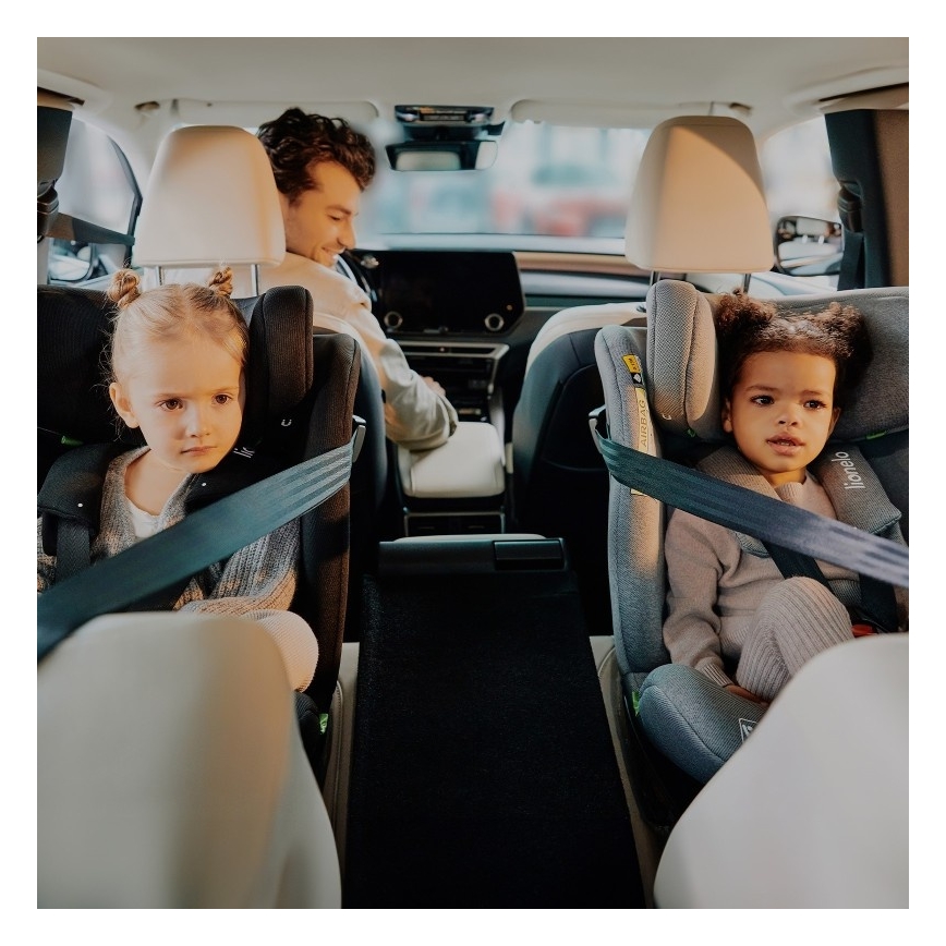 Lionelo - Pööratav lapse turvatool koos alusega BRAVE i-Size 40-150 cm Black Carbon