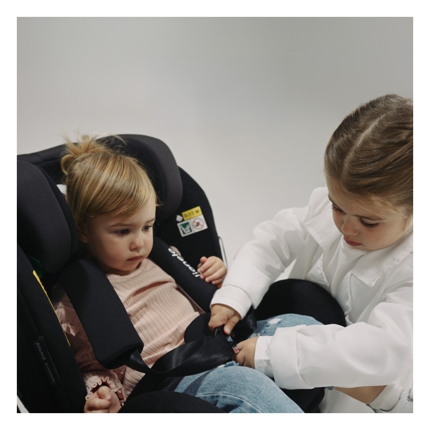 Lionelo - pööratav lapse turvatool alusega ANTOON PLUS i-Size 40-105 cm Must Onüks