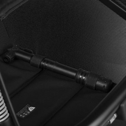 Lionelo - spordi jalutuskäru AZURA must/hall