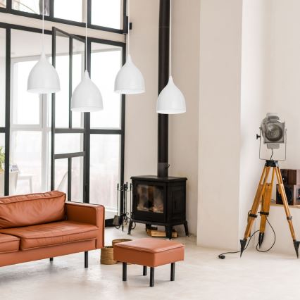 Lühter NOAK 4xE27/15W/230V hall