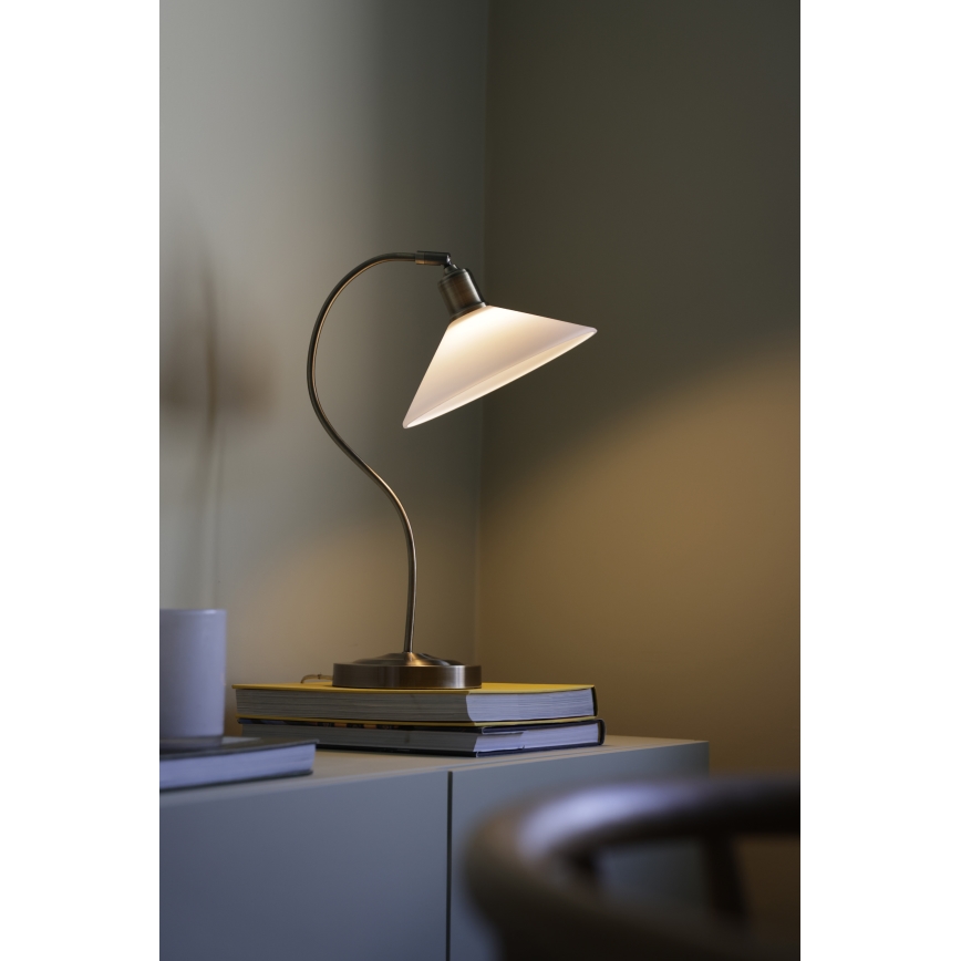 Markslöjd 108863 - Laualamp VELA 1xE27/40W/230V messing/valge