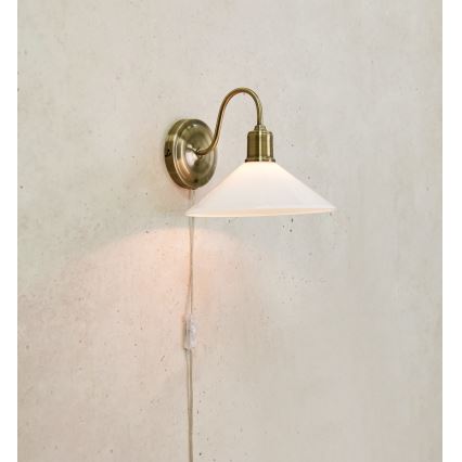 Markslöjd 108865 - Seinavalgusti VELA 1xE27/40W/230V messing/valge
