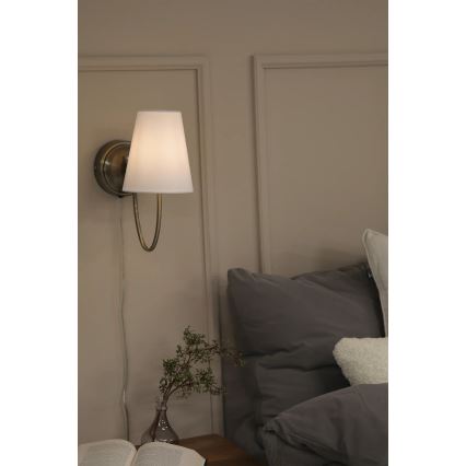 Markslöjd 108908 - Seinavalgusti AMAR 1xE14/40W/230V valge/messing
