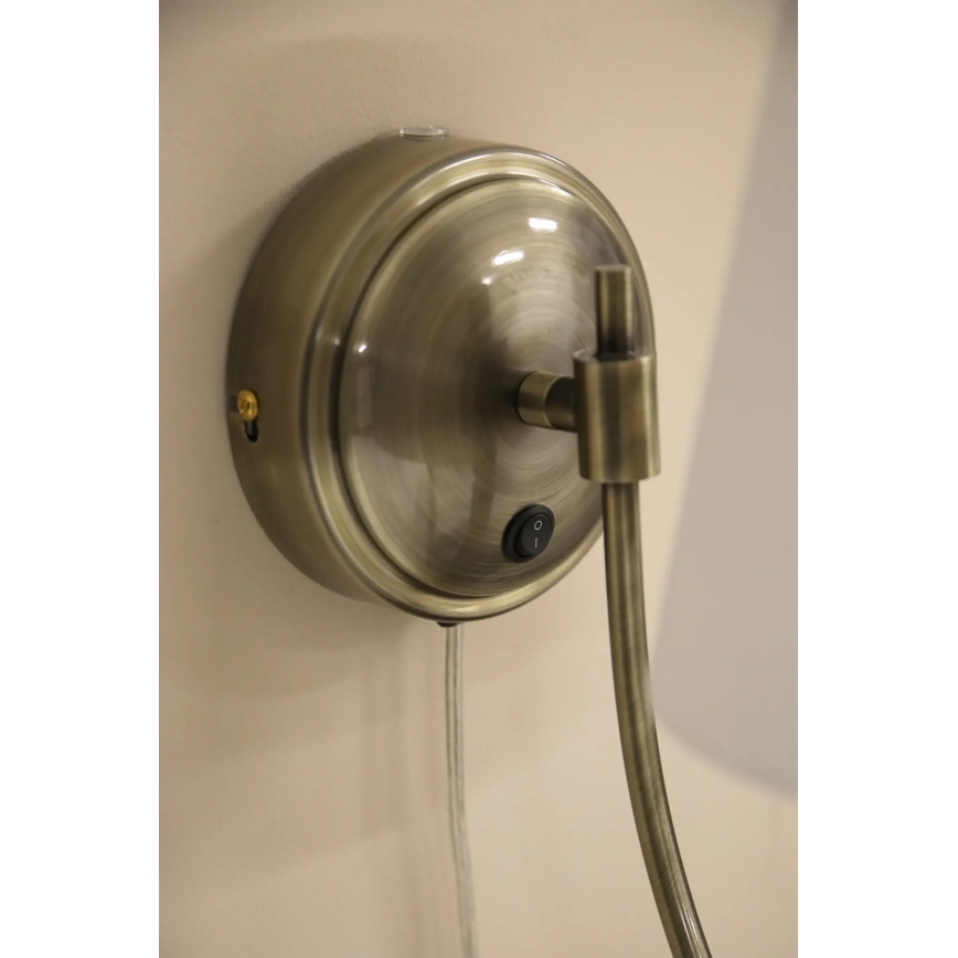 Markslöjd 108908 - Seinavalgusti AMAR 1xE14/40W/230V valge/messing